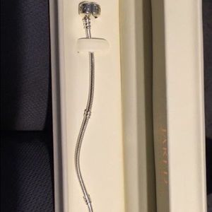Pandora bracelet 7.5 never worn bracelet